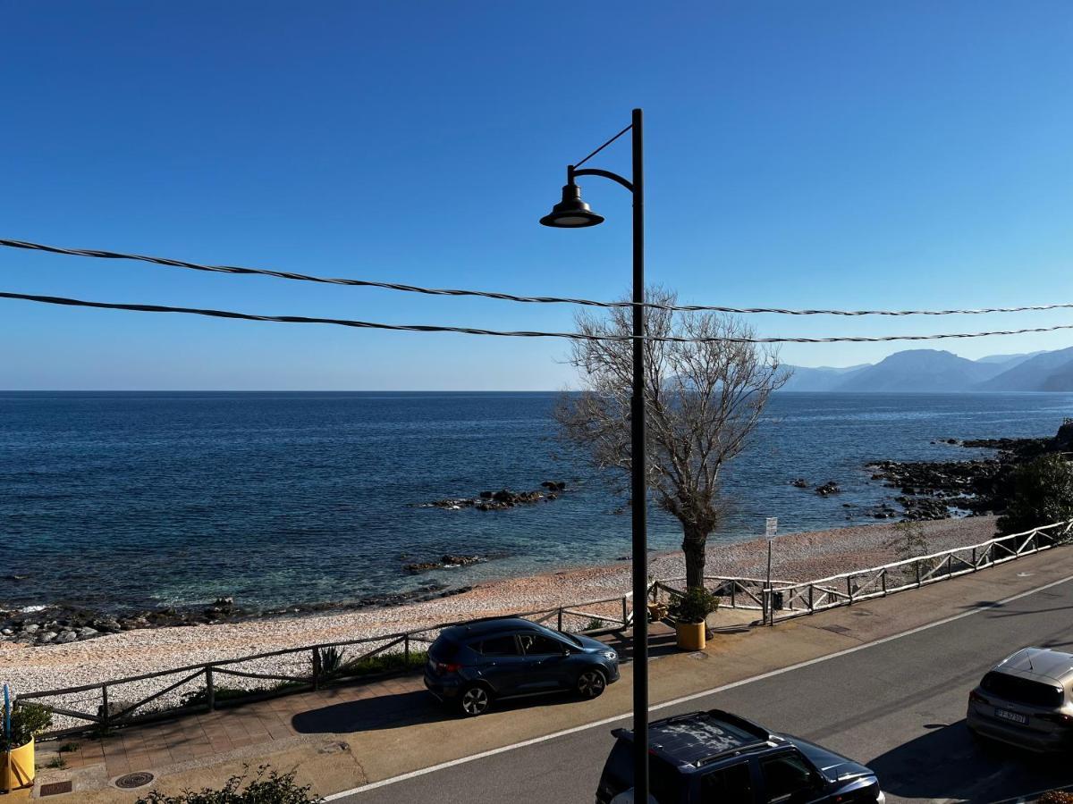 Апартаменты Fronte Mare Кала-Гононе Экстерьер фото